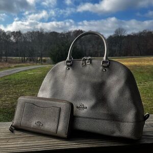 Coach Gold Handbag mini sierra and Wallet Set
